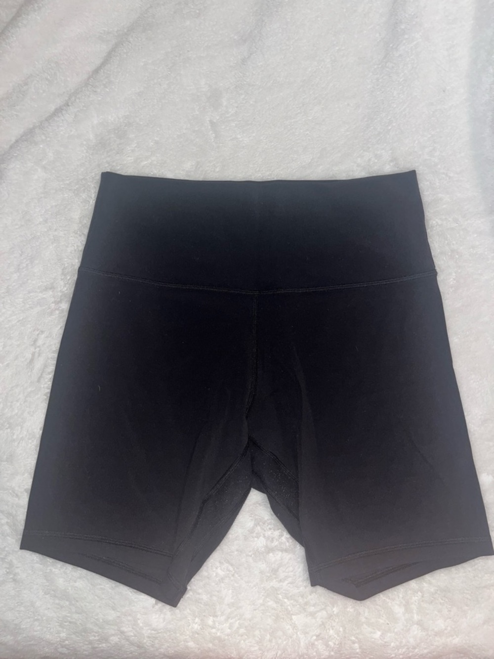 Lululemon Size 10 4” black align high-waist shorts